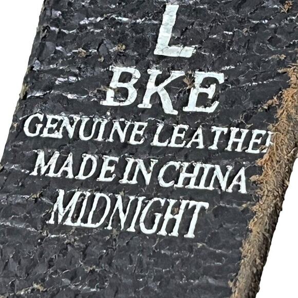 BKE Buckle Embroidered Brown Leather Studded Belt w/ Buckle Laser Cut Outs sz L - Picture 16 of 16